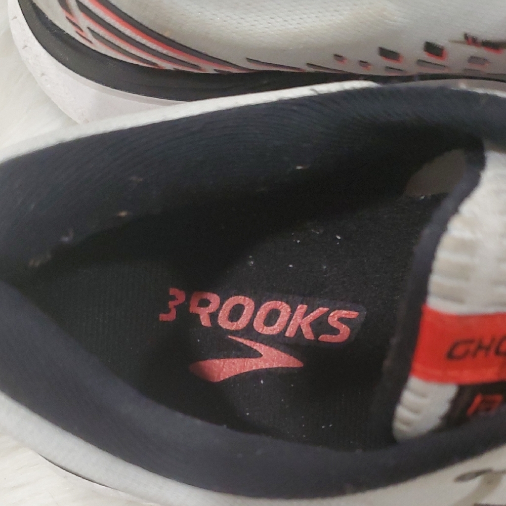 Brooks Ghost 13 White and Red Womens Running Sneakers - Picture 5 of 16